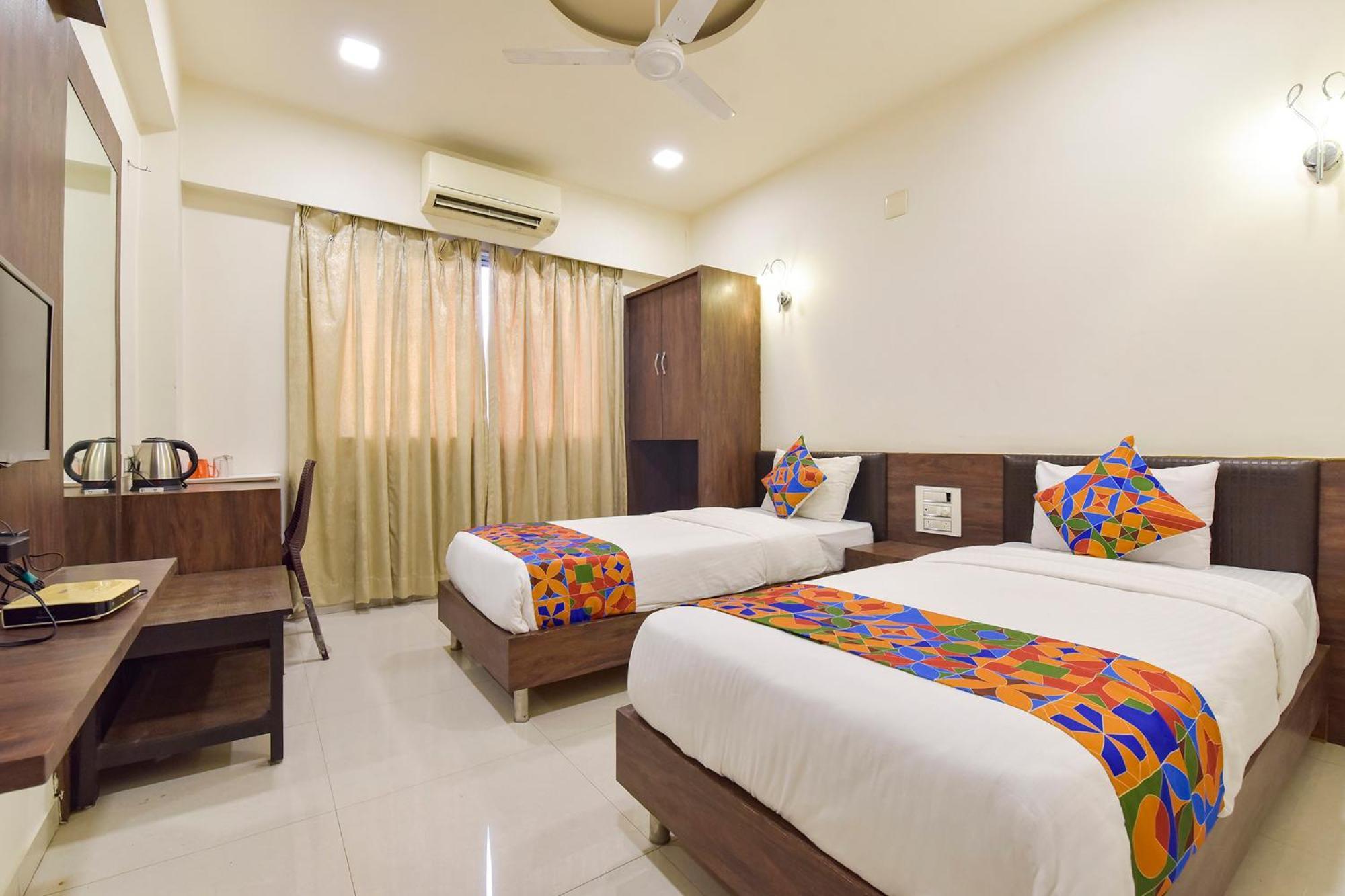 Fabhotel A1 Plaza Ahmedabad Exterior photo