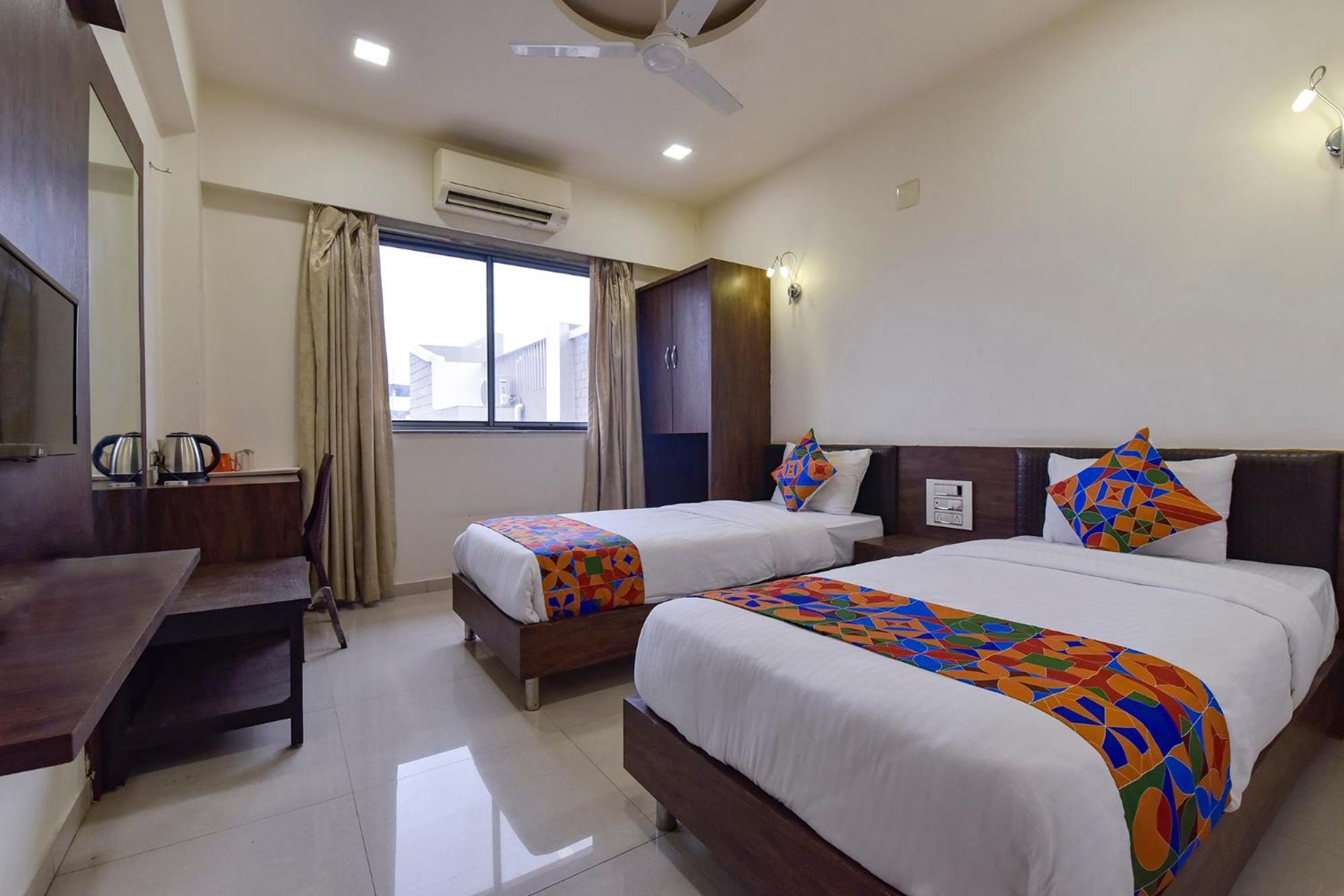 Fabhotel A1 Plaza Ahmedabad Exterior photo