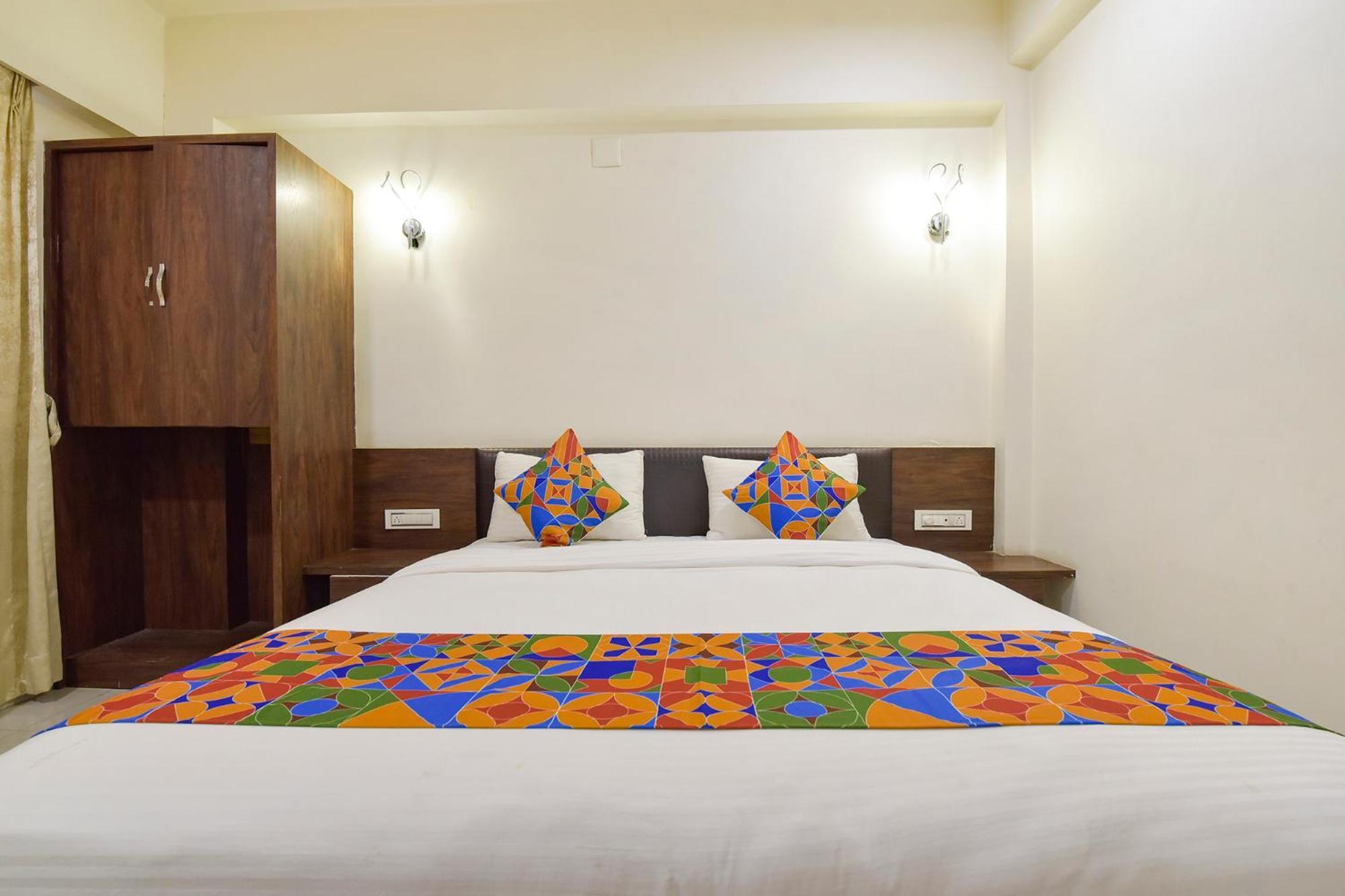 Fabhotel A1 Plaza Ahmedabad Exterior photo